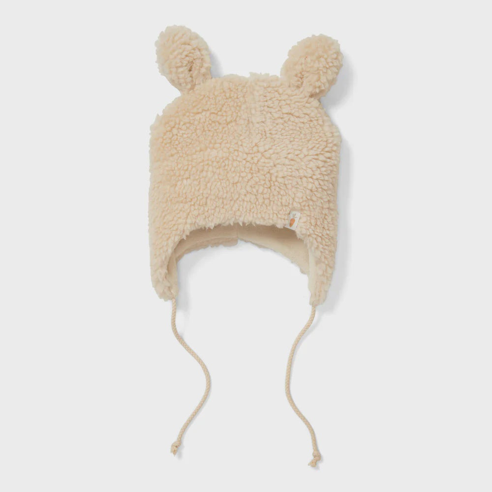 Teddy hat Sand