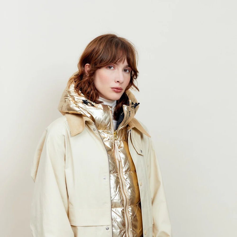 Fudoon Pull-on hood in Gold and Black