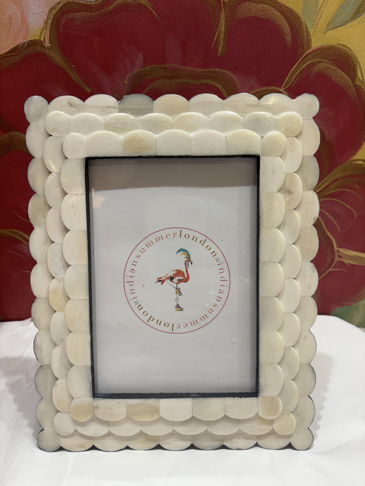 Scalloped Bone White Frame